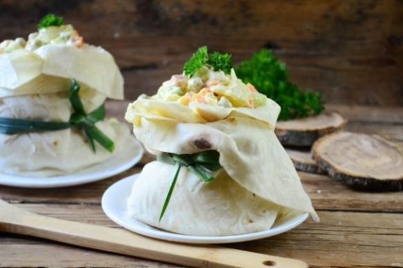 Салат «Оливье» в лаваше