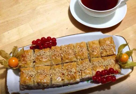 Ореховая пахлава из теста фило на минеральной воде