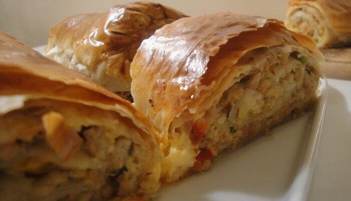 Мясной штрудель из теста Фило