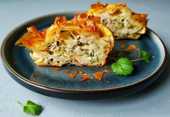 Хрустящие пирожки с курицей и омлетом